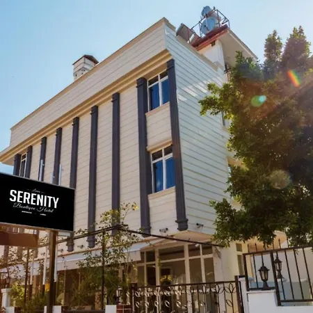 Serenity Lara 公寓式酒店